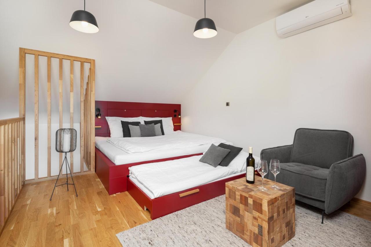 Rezidence Konevova, Mikulov Apartment Luaran gambar