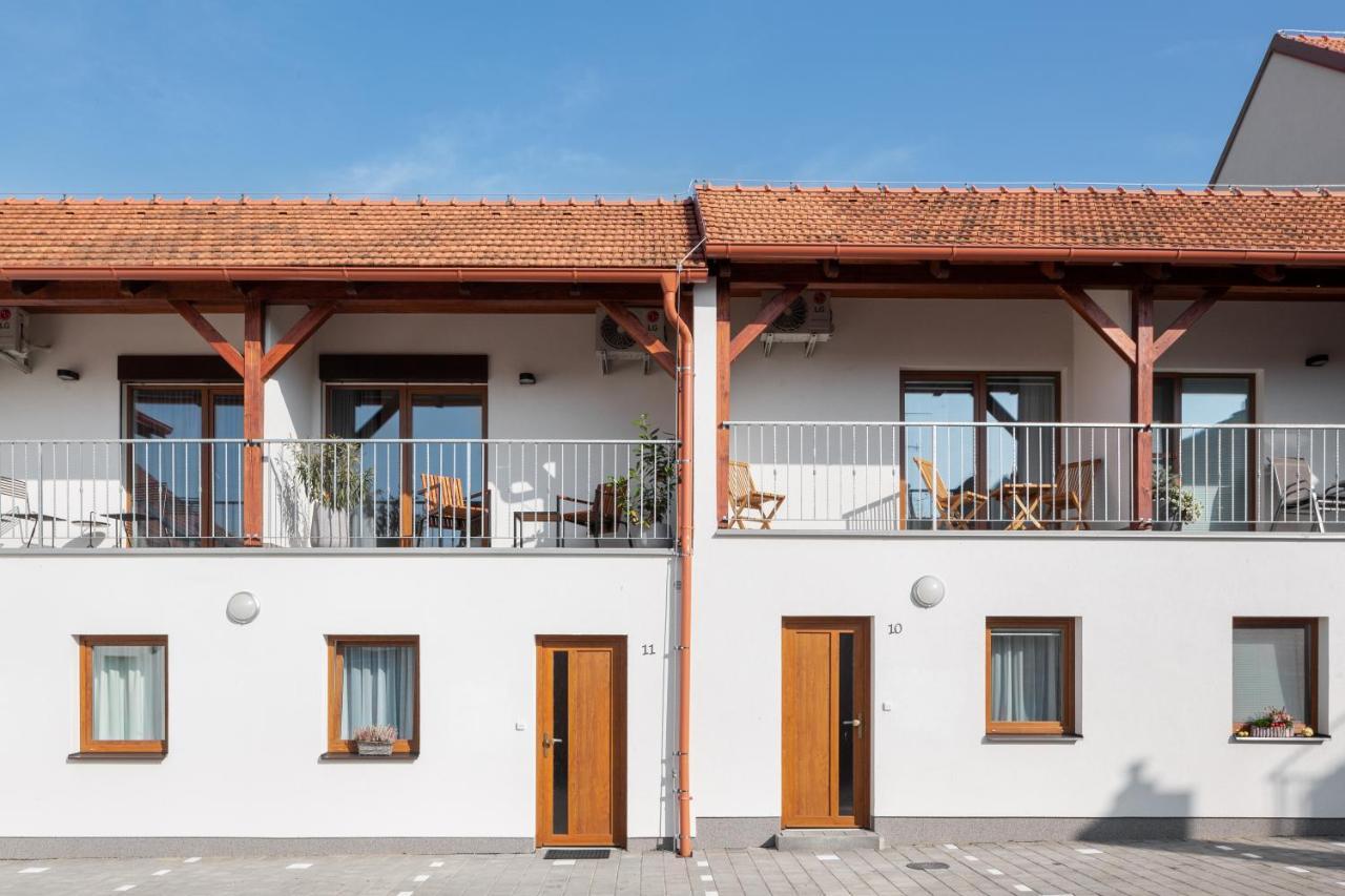 Rezidence Konevova, Mikulov Apartment Luaran gambar