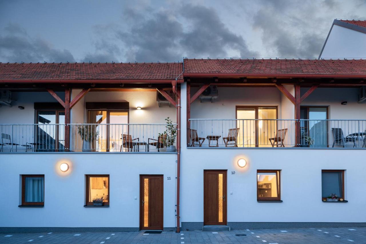 Rezidence Konevova, Mikulov Apartment Luaran gambar